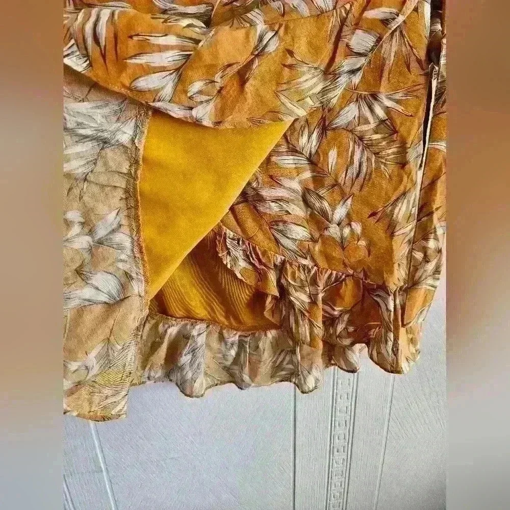 Emory Park Wrap Mini Skirt in Orange and Gray Floral Size M EUC